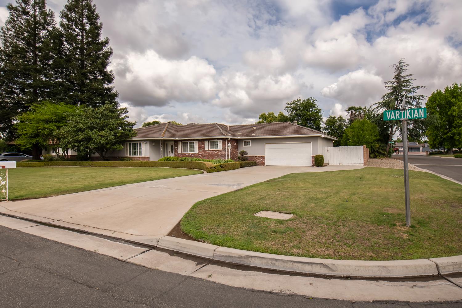 Single Family in Fresno - photo 3