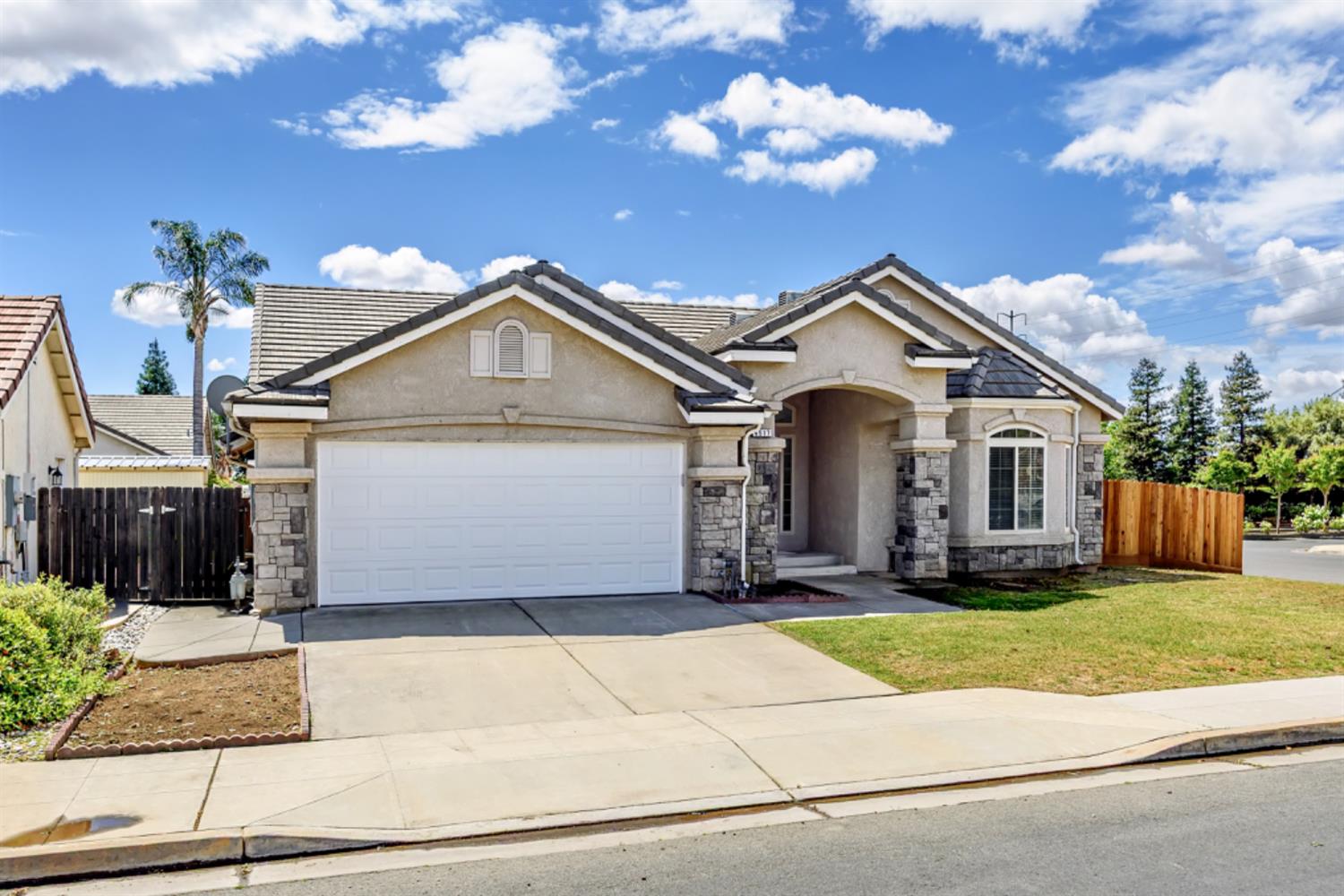 Single Family in Fresno - photo 3