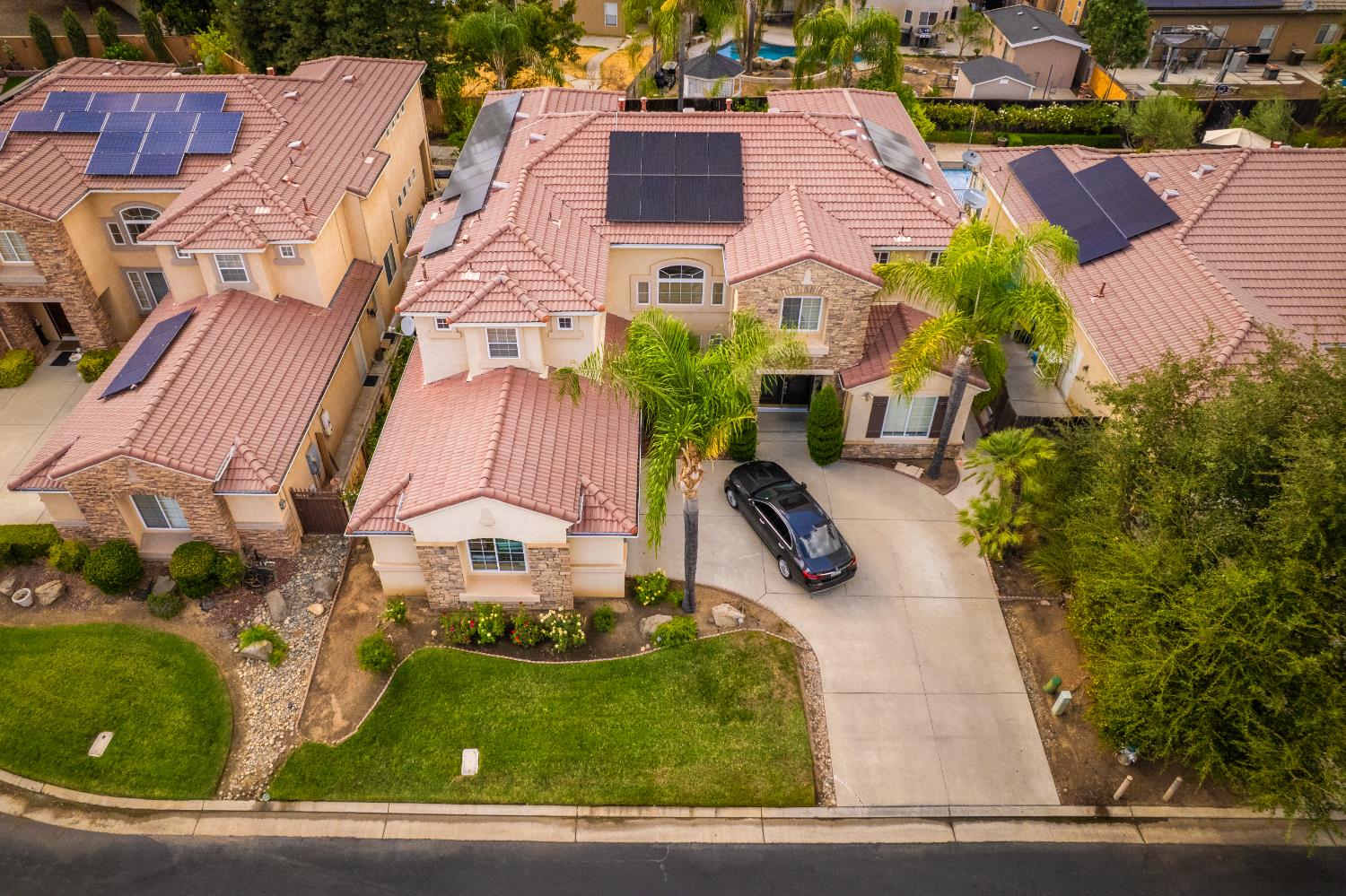 Single Family in Fresno - photo 2