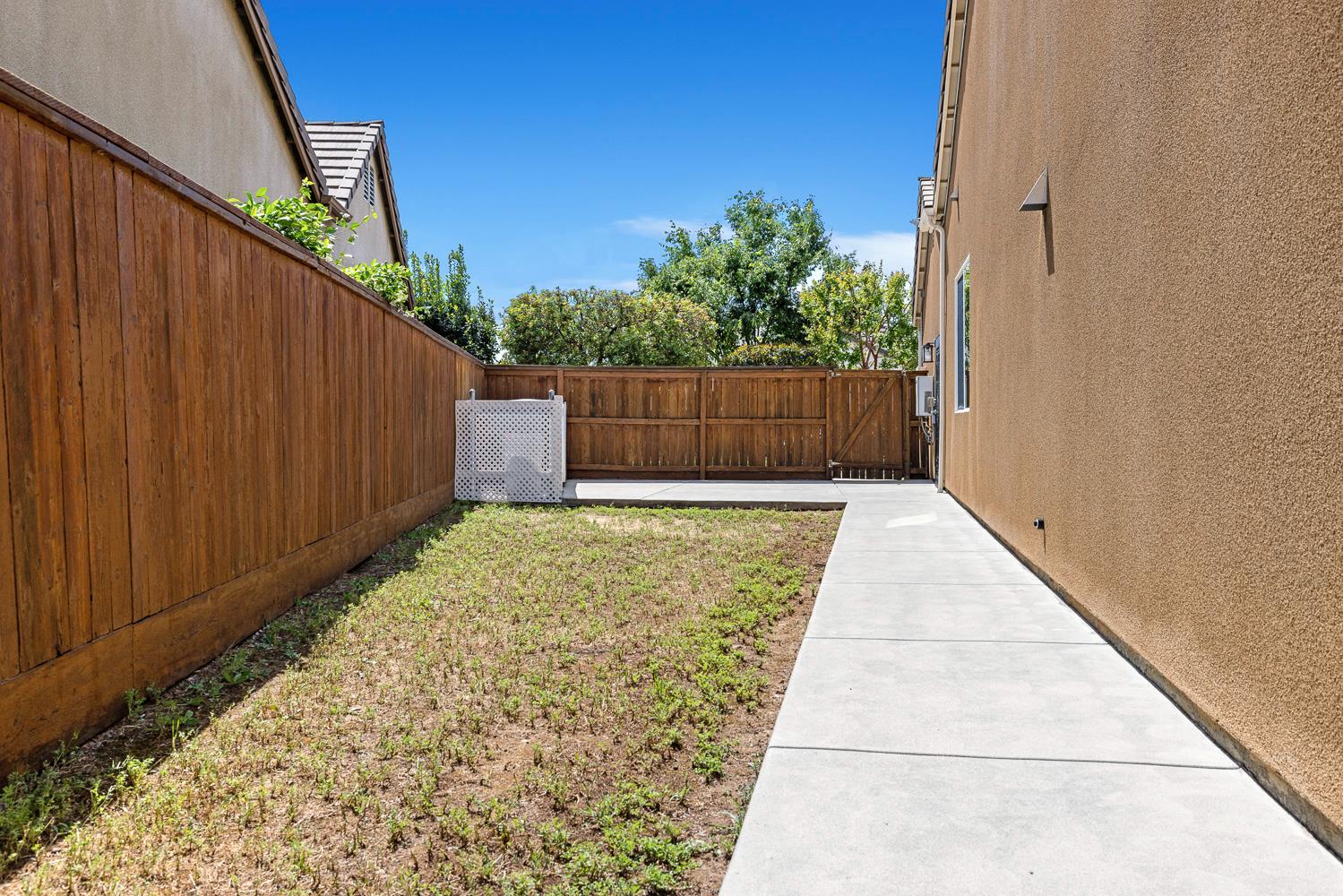 1945 N Emil Avenue, Clovis, CA, 93619