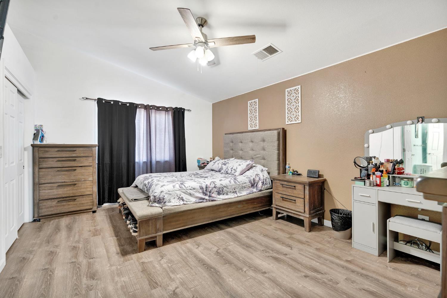 980 Redwood Street, Parlier, CA, 93648