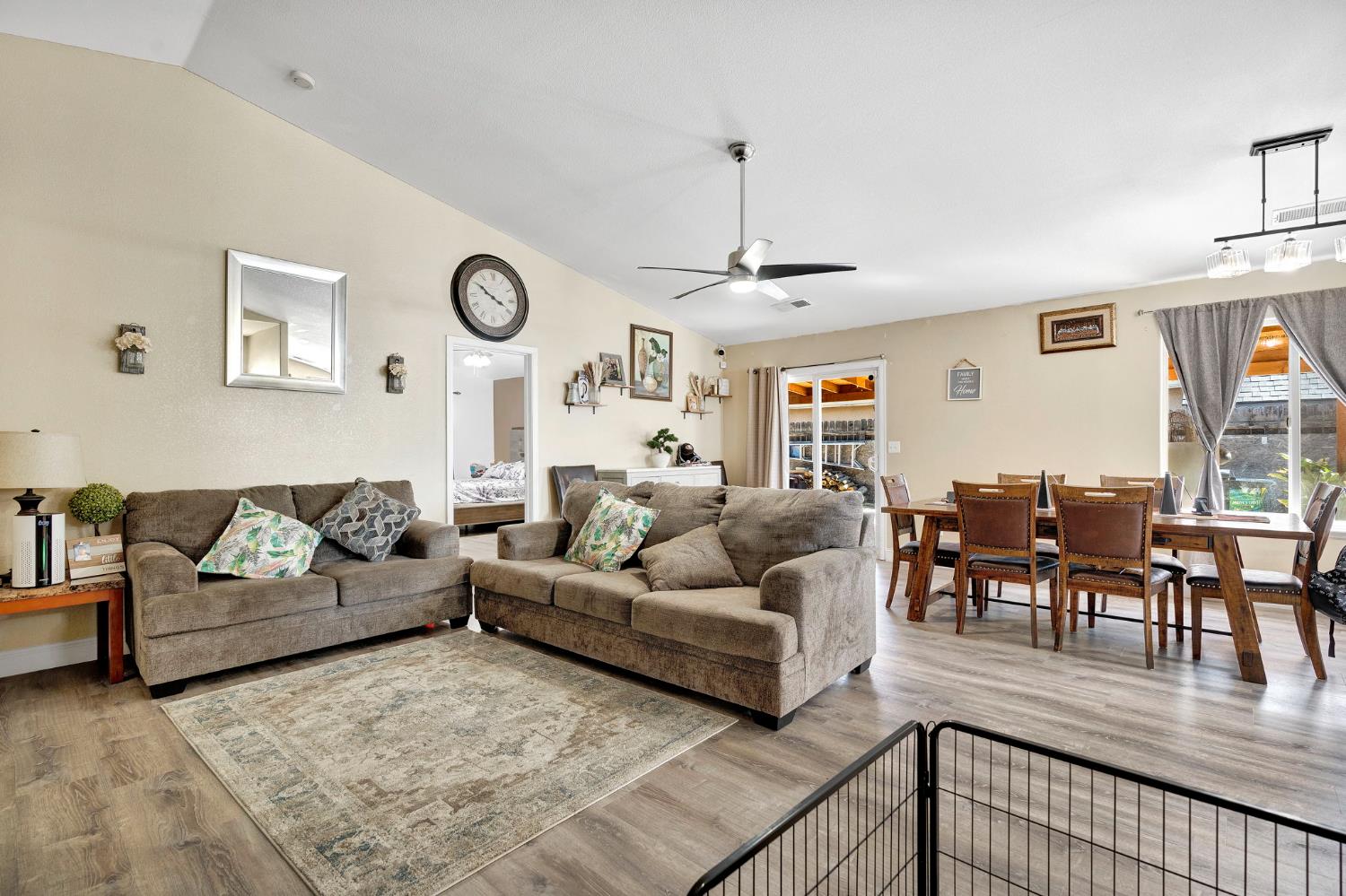 980 Redwood Street, Parlier, CA, 93648