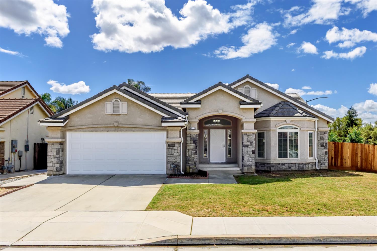 Single Family in Fresno - photo 2