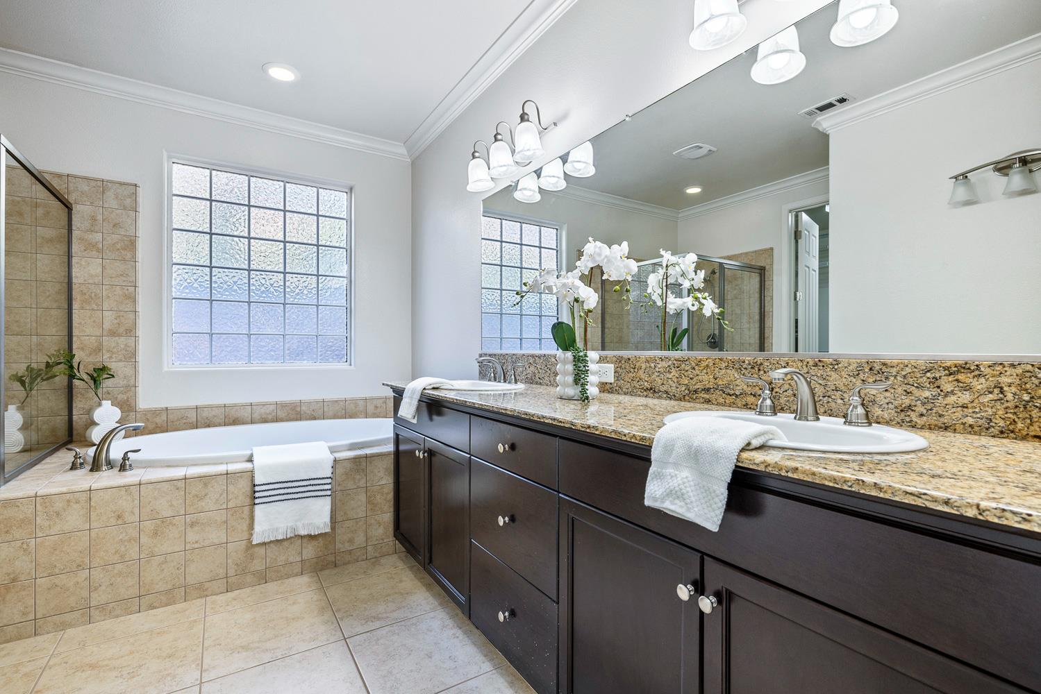 1945 N Emil Avenue, Clovis, CA, 93619