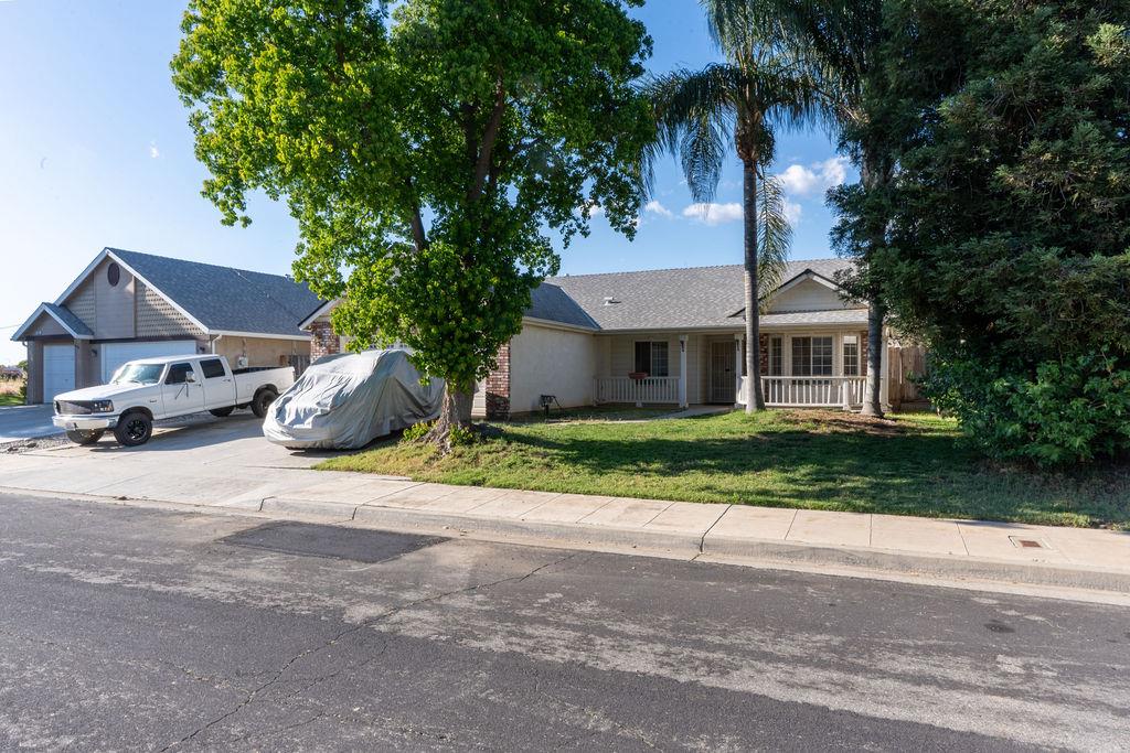 Single Family in Clovis - photo 2