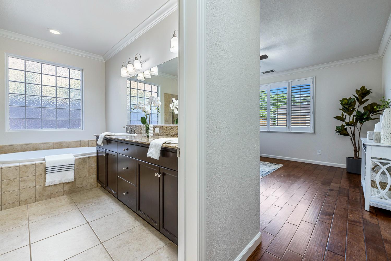 1945 N Emil Avenue, Clovis, CA, 93619