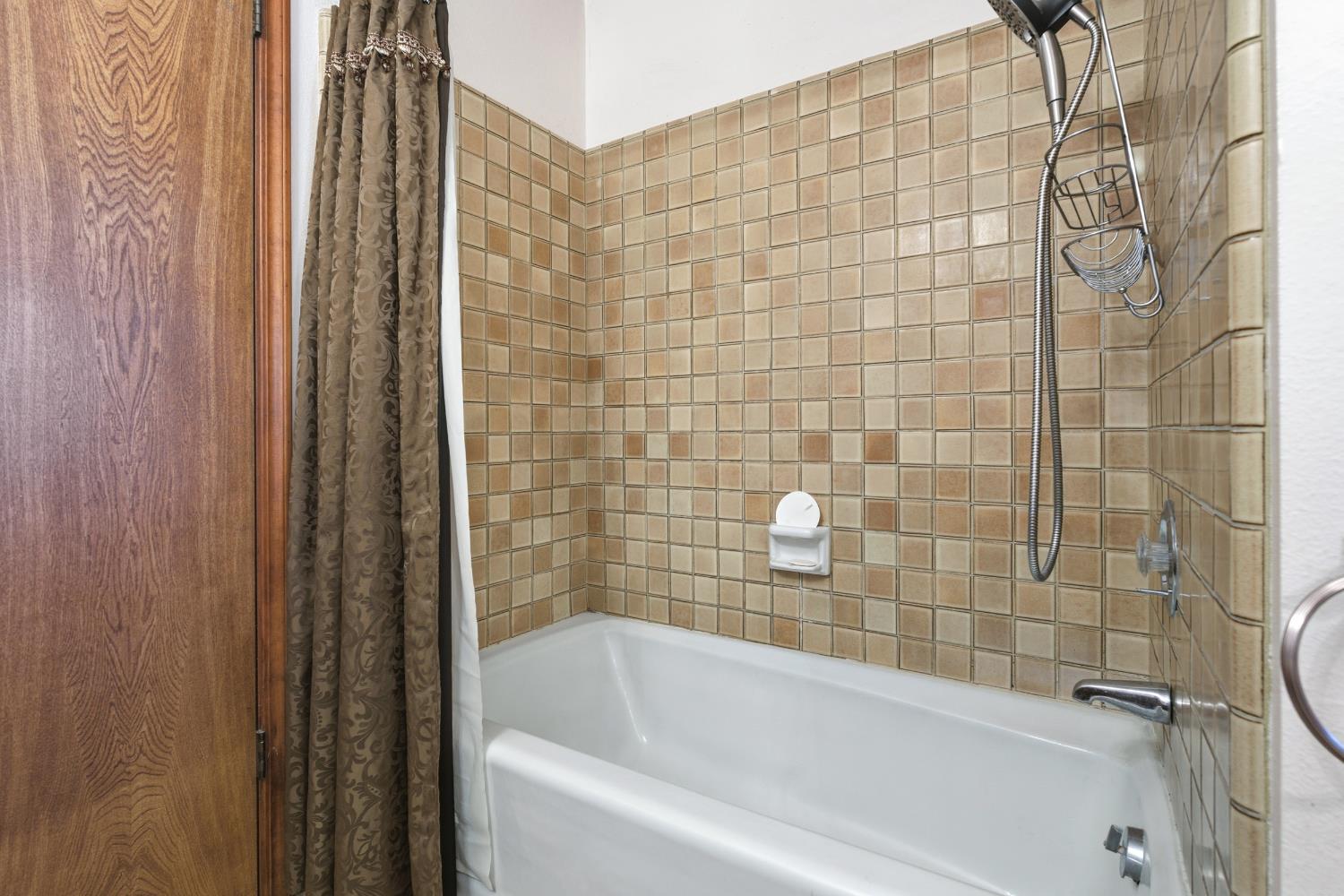 7176 E Butler Avenue, Fresno, CA, 93737