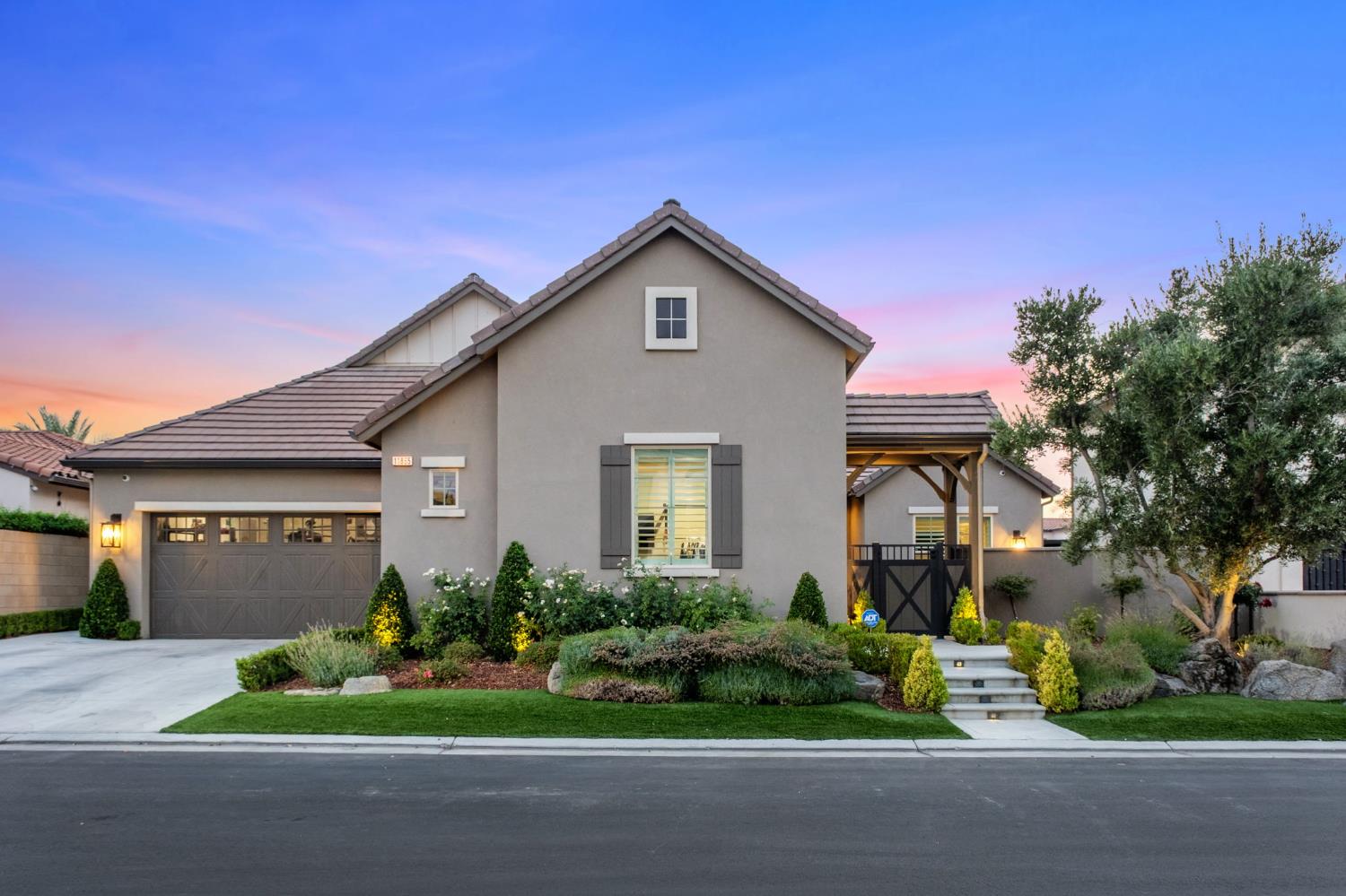 Single Family in Fresno - photo 2
