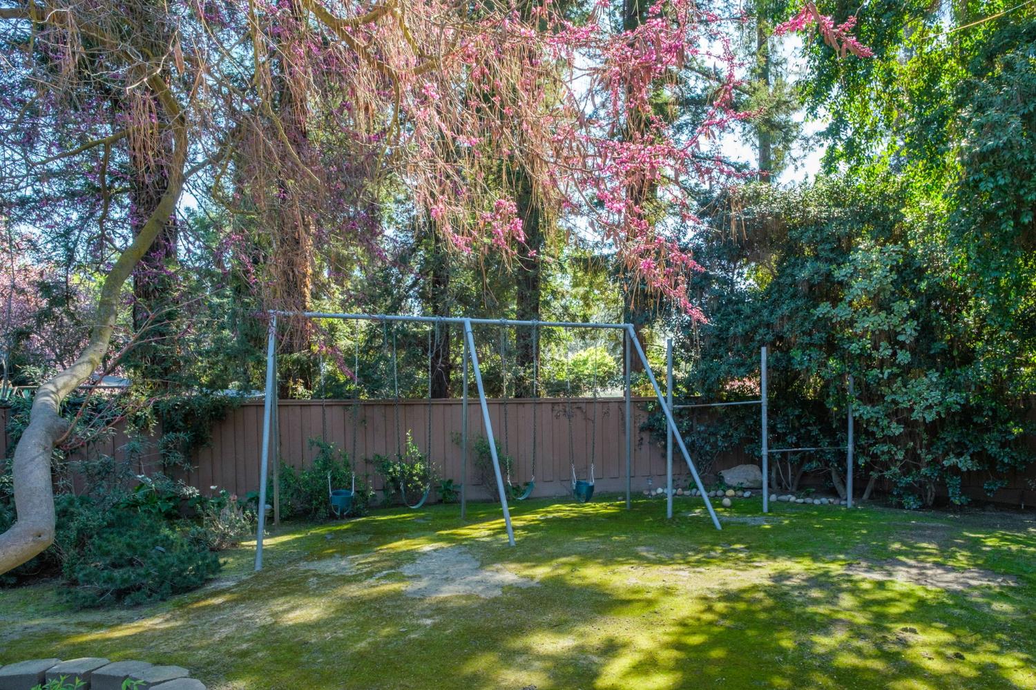 2273 W Dovewood Lane, Fresno, CA, 93711