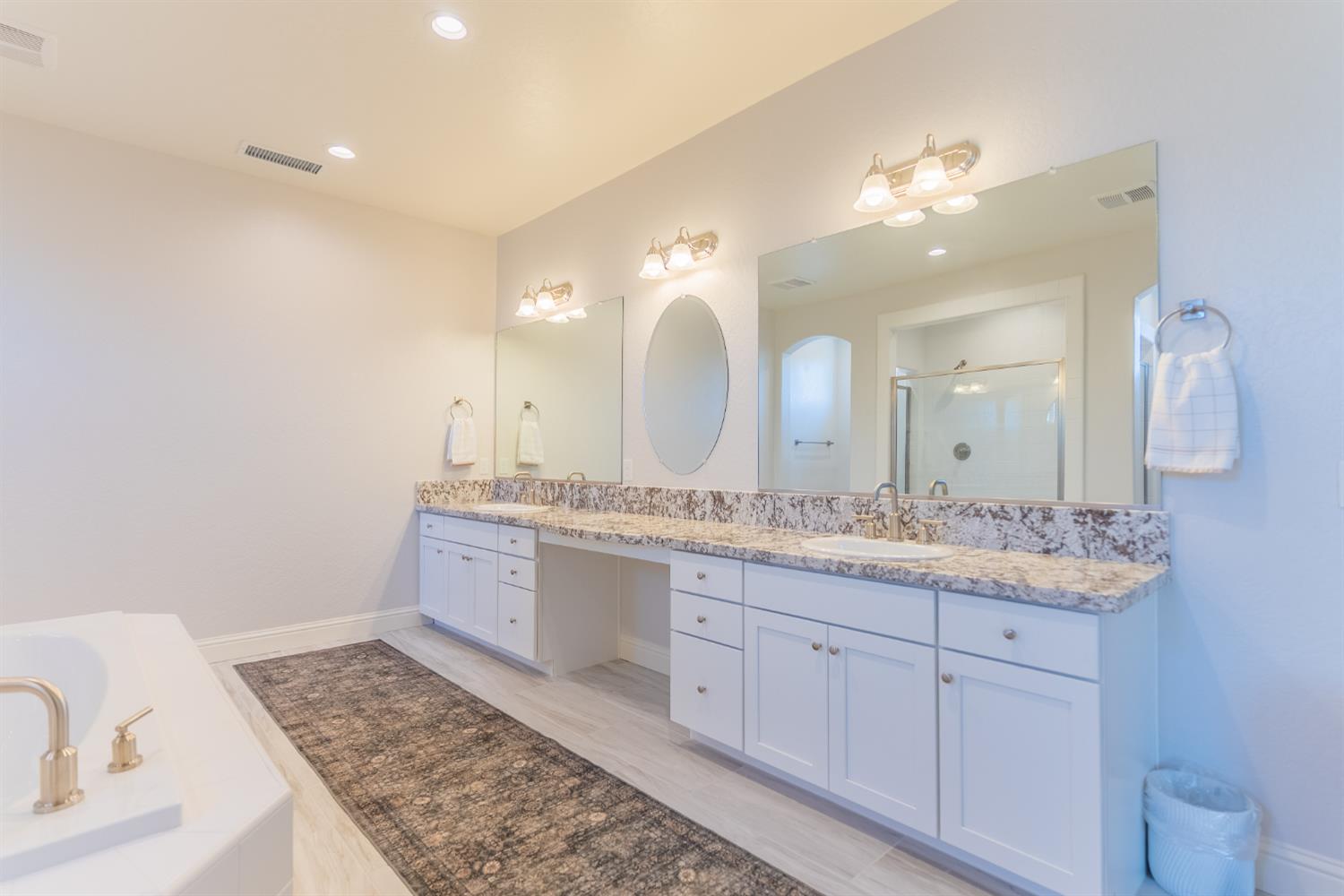 4176 Twain Avenue, Clovis, CA, 93619
