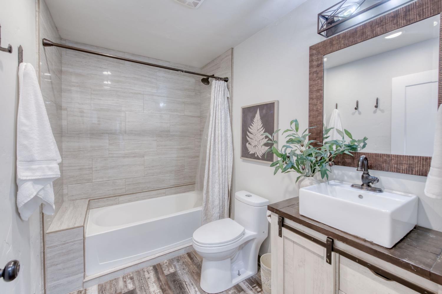 12215 N Friant Road, Fresno, CA, 93730