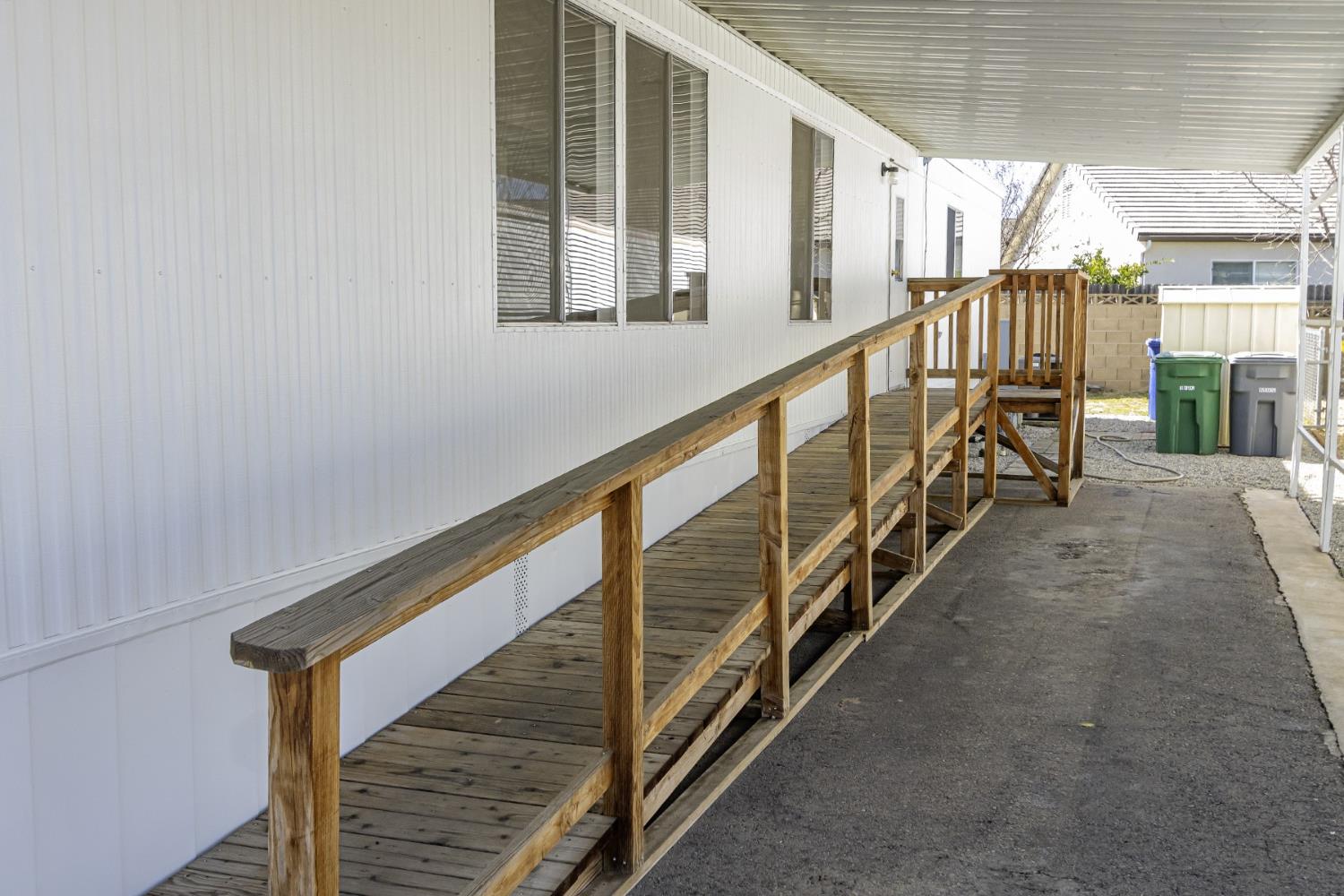 Mobile Home in Sanger - photo 2