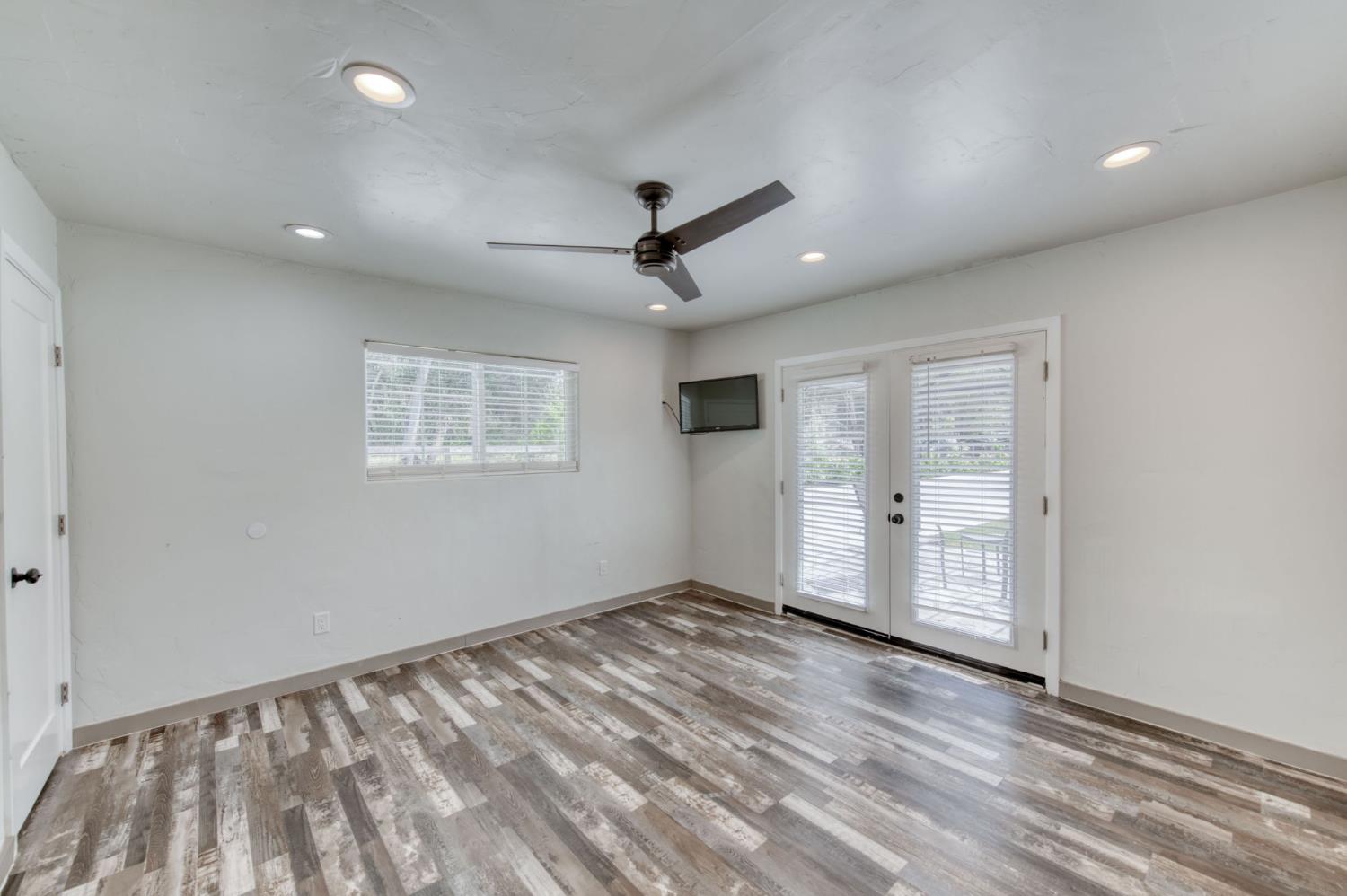 12215 N Friant Road, Fresno, CA, 93730