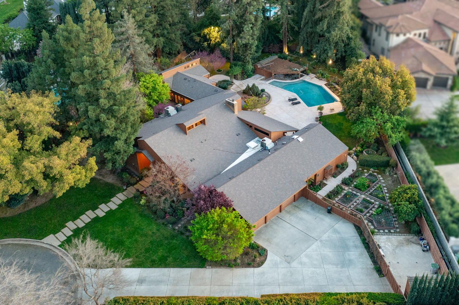 2273 W Dovewood Lane, Fresno, CA, 93711