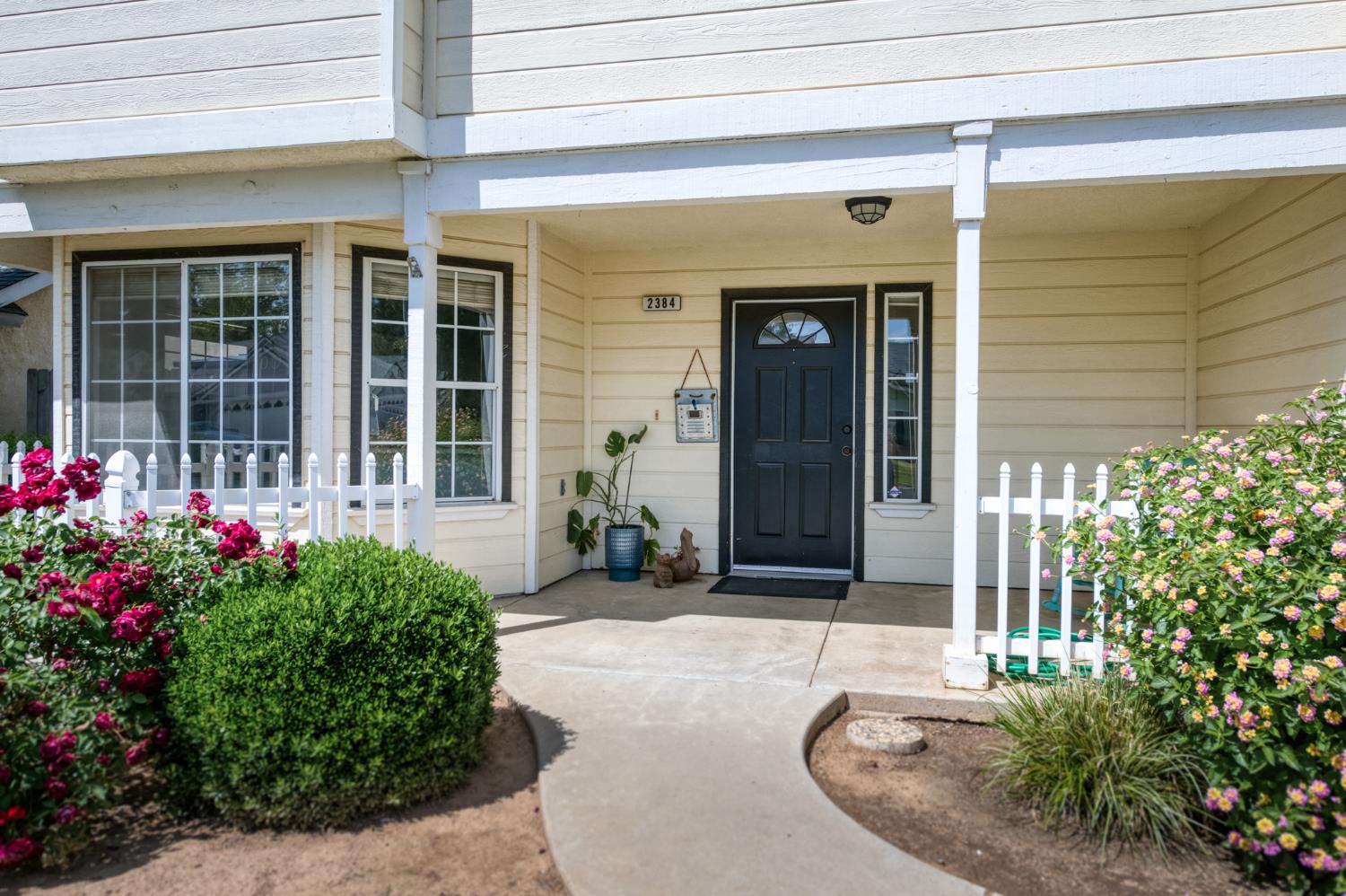 Single Family in Fresno - photo 2