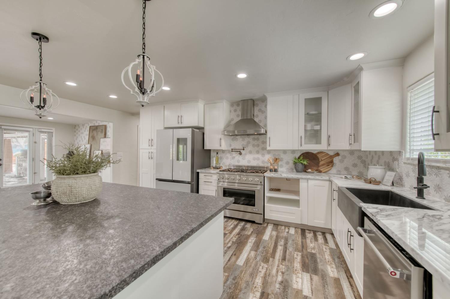 12215 N Friant Road, Fresno, CA, 93730