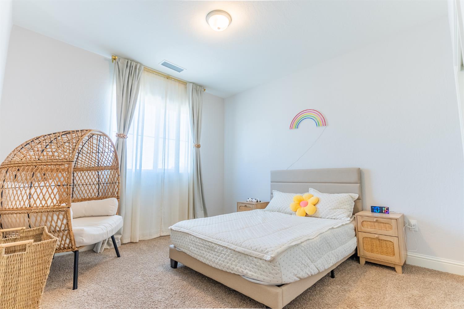 4176 Twain Avenue, Clovis, CA, 93619