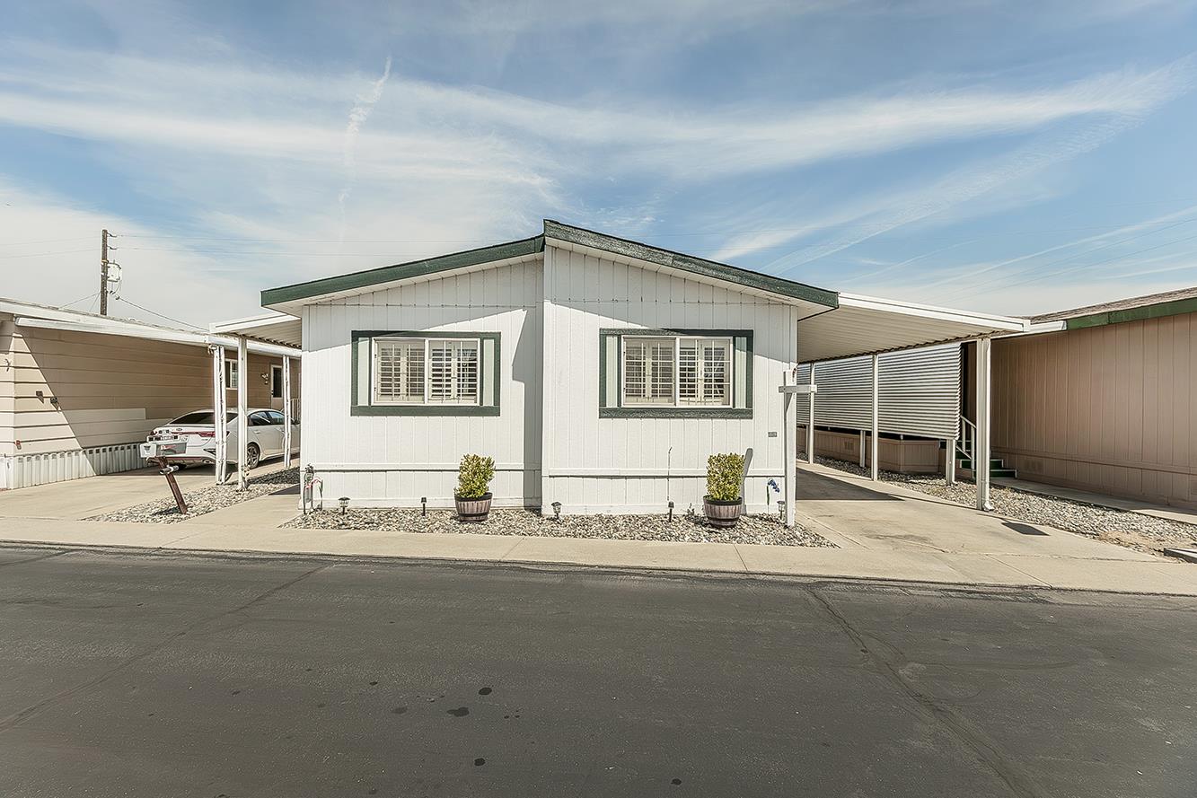 1551 6th Ave # 35, Kingsburg CA 93631