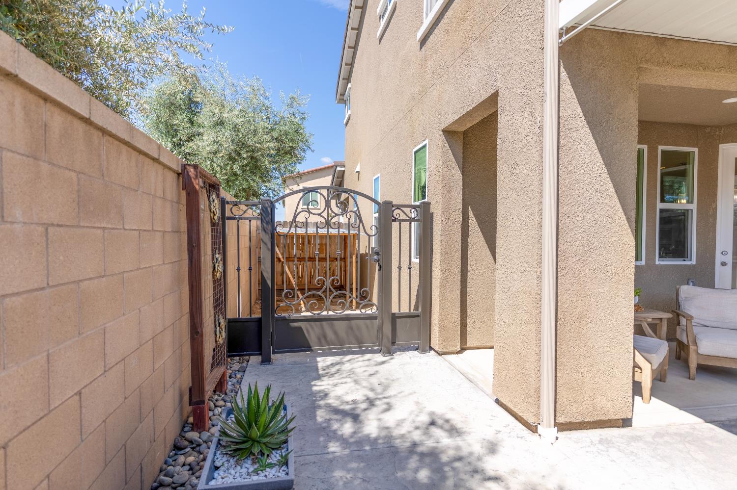 179 Sunset Drive S, Madera, CA, 93636