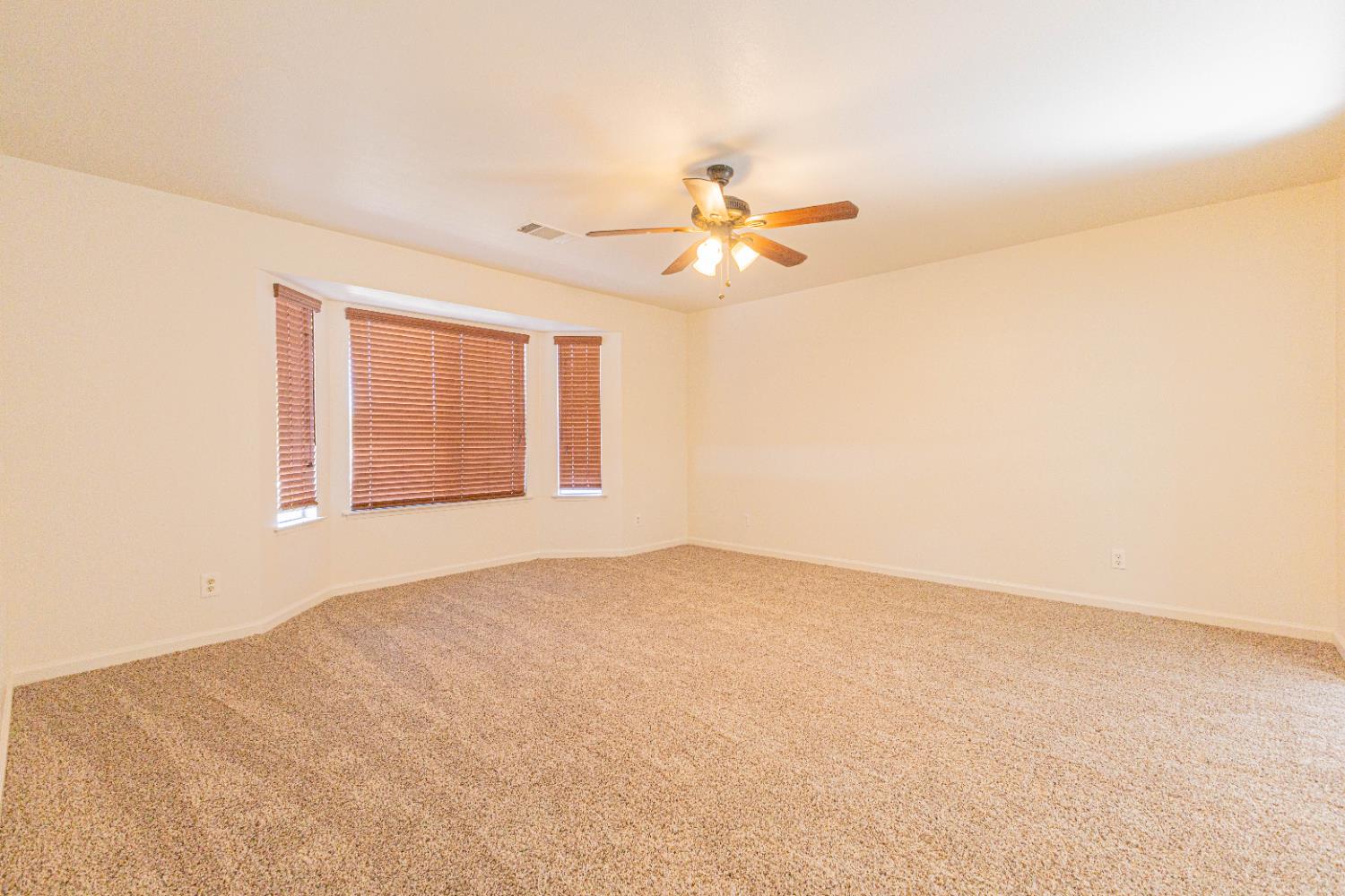 Single Family in Sanger - photo 3