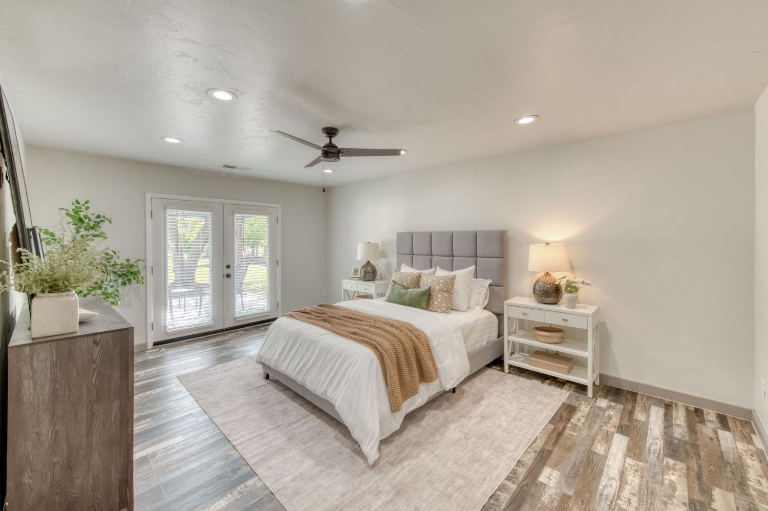 12215 N Friant Road, Fresno, CA, 93730