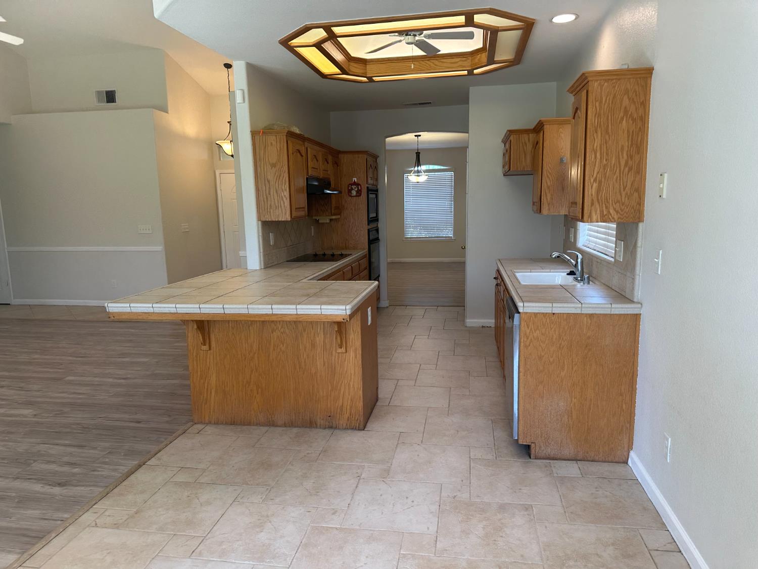 2523 E Cole Avenue, Fresno, CA, 93720 2523 E Cole Avenue, Fresno, CA, 93720