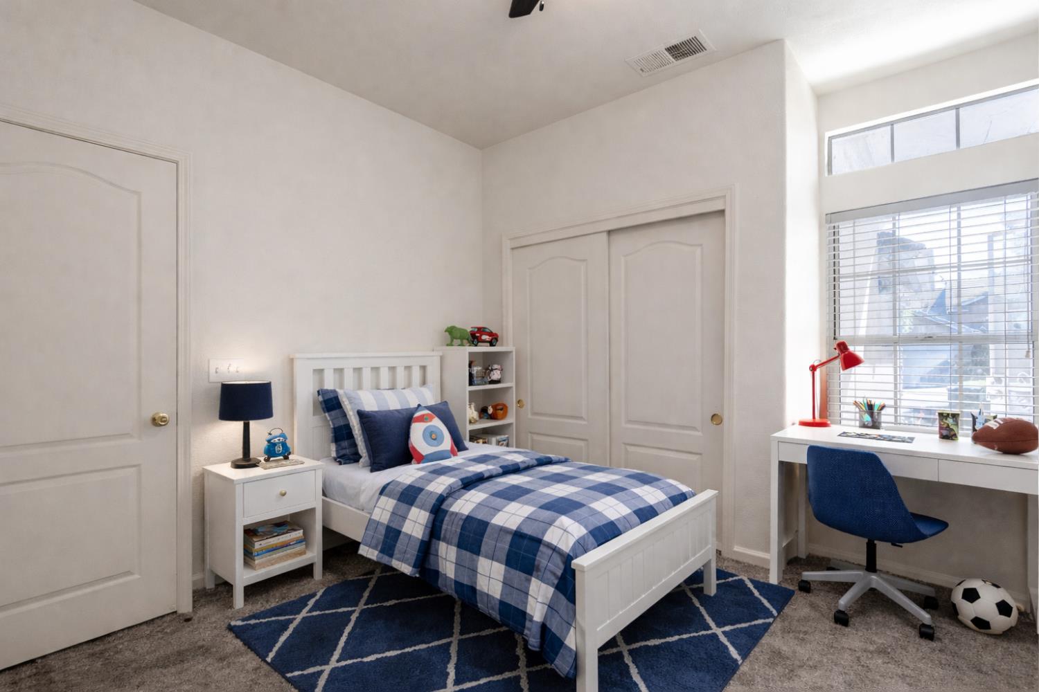 Single Family in Fresno - photo 2