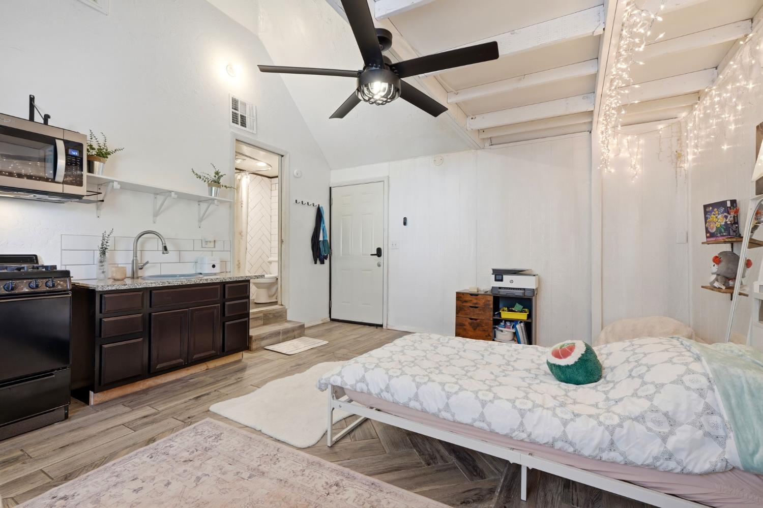 2142 N Wilson Avenue, Fresno, CA, 93704