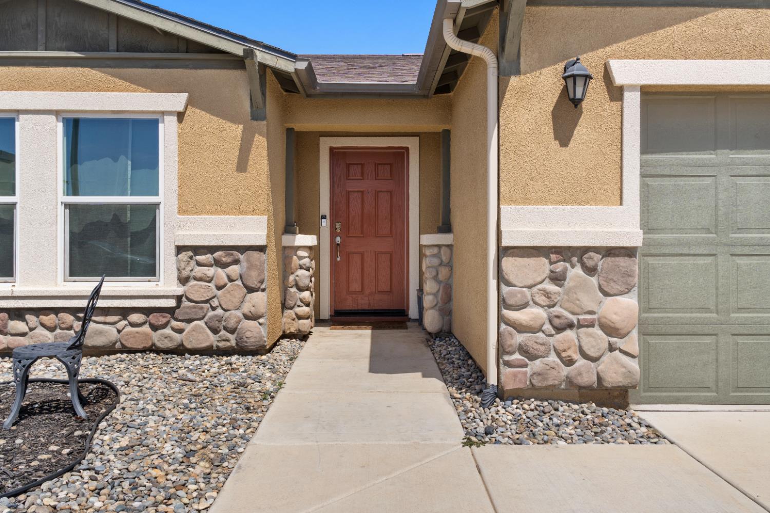 Single Family in Fresno - photo 2