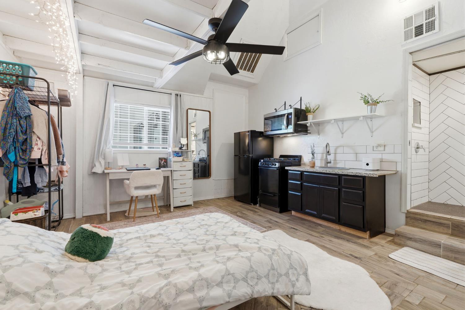 2142 N Wilson Avenue, Fresno, CA, 93704