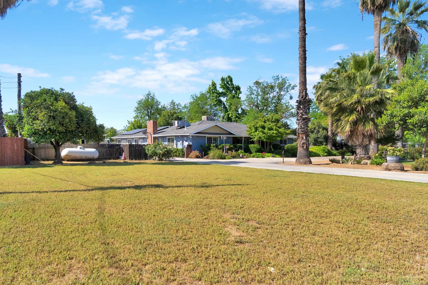 Mobile Home in Fresno - photo 2