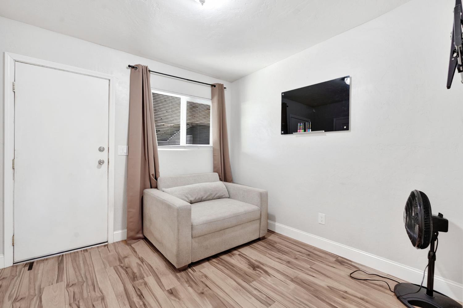 4104 E Madison Avenue, Fresno, CA, 93702
