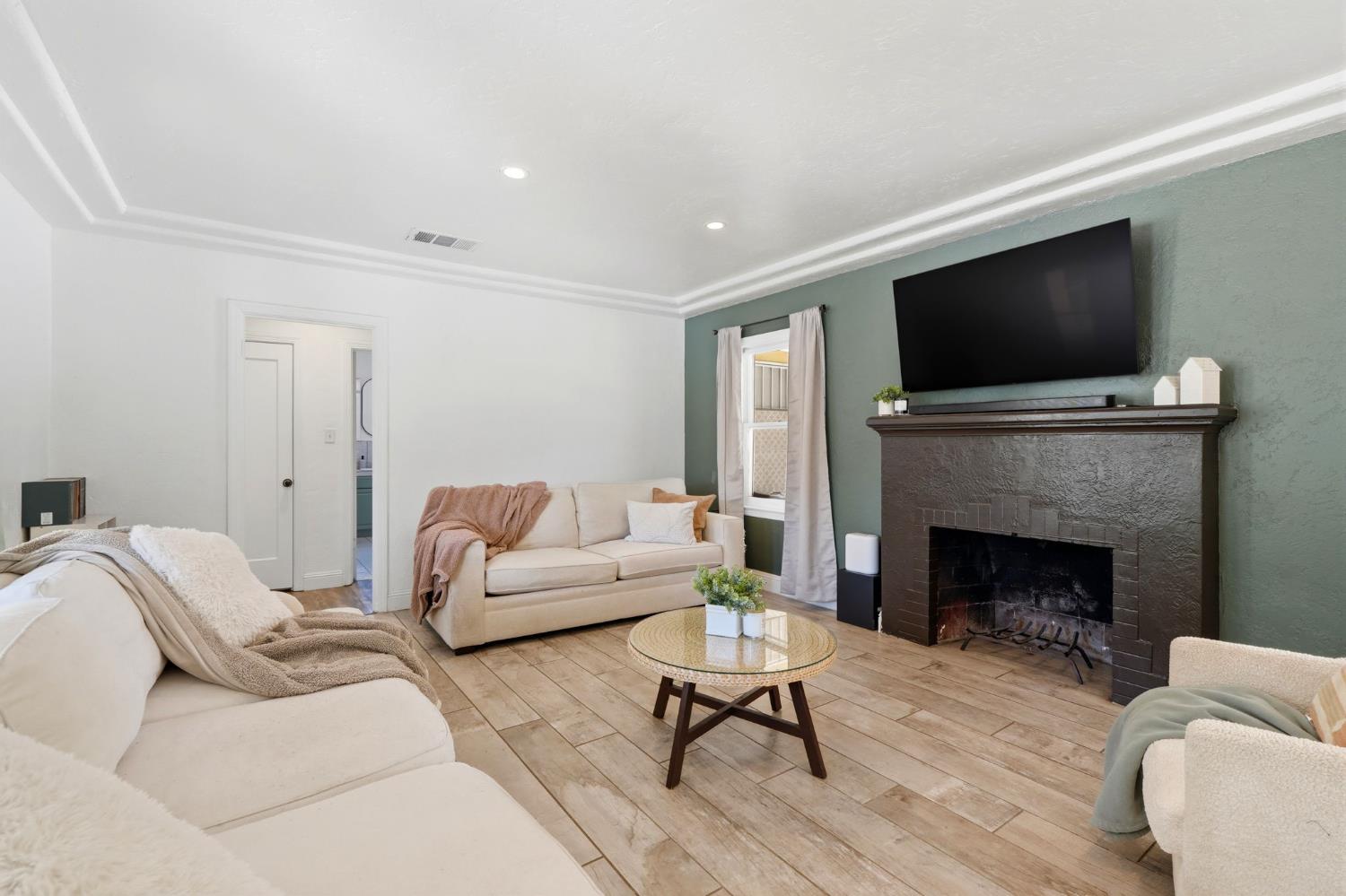 2142 N Wilson Avenue, Fresno, CA, 93704