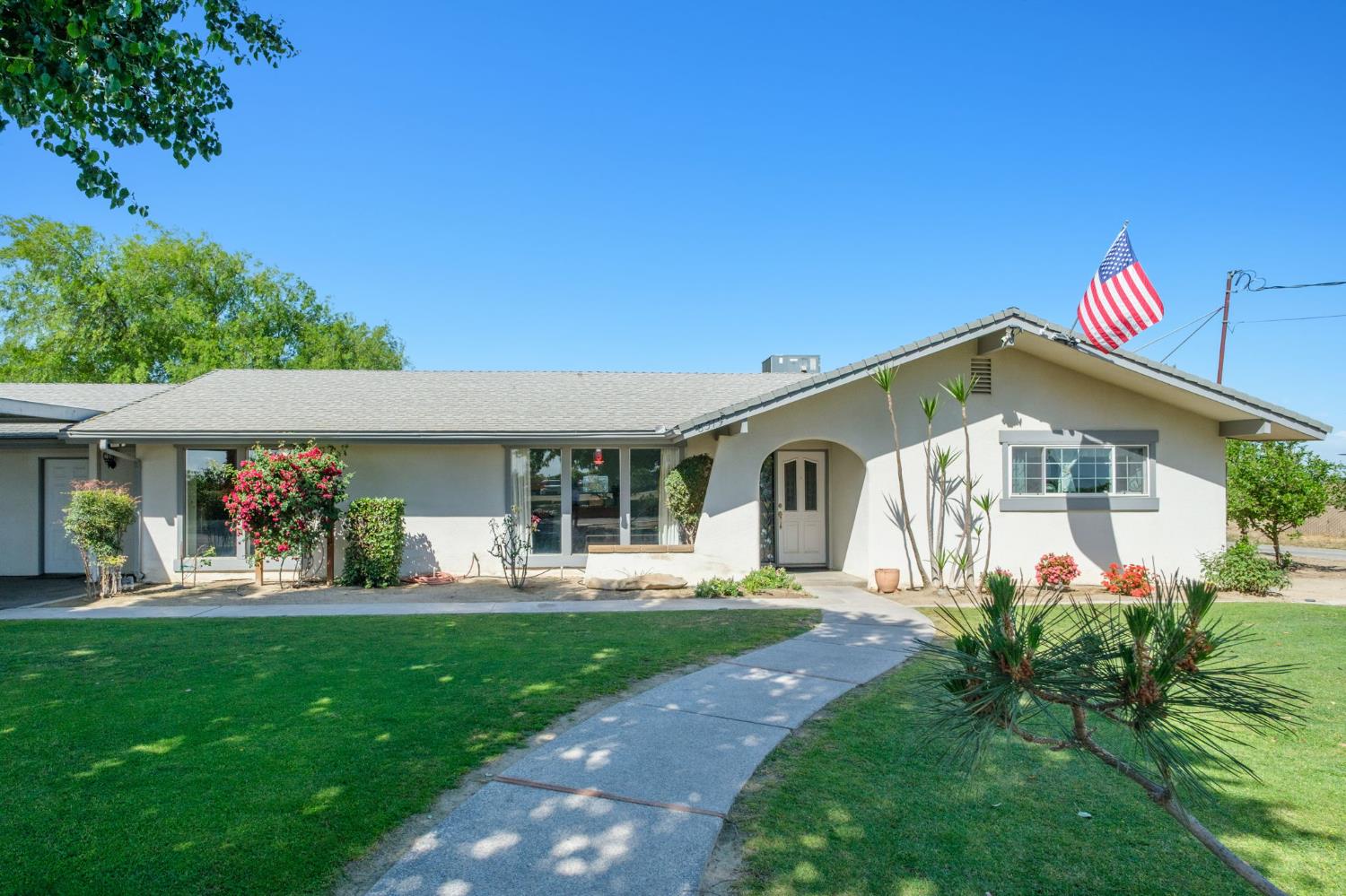 Single Family in Fresno - photo 3
