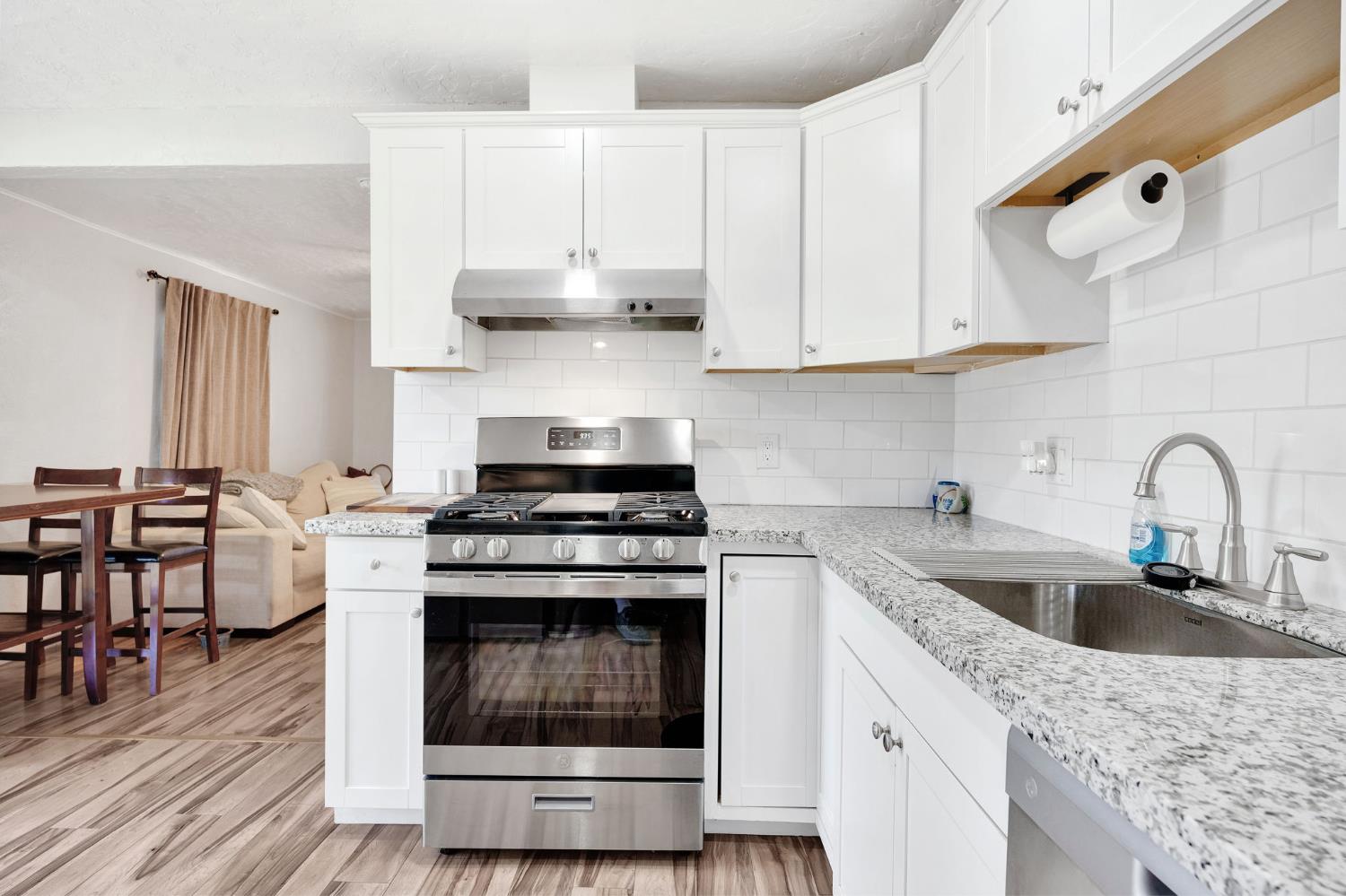 4104 E Madison Avenue, Fresno, CA, 93702