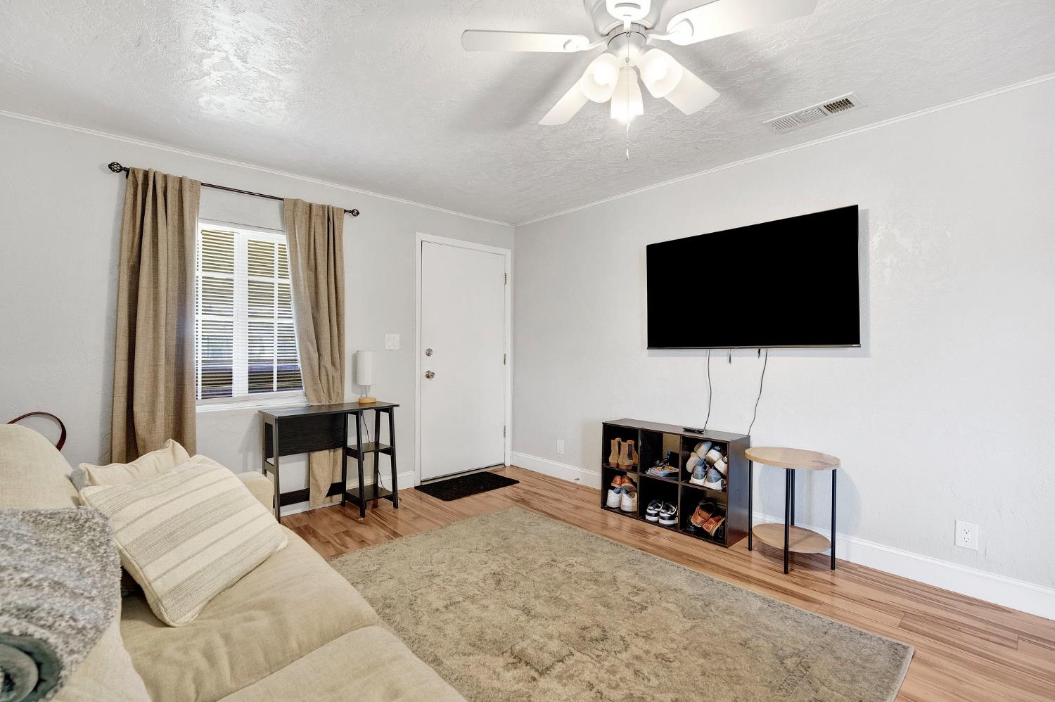 4104 E Madison Avenue, Fresno, CA, 93702