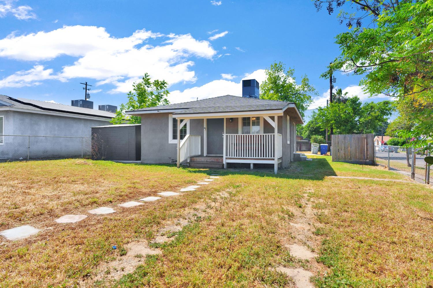 4104 E Madison Avenue, Fresno, CA, 93702