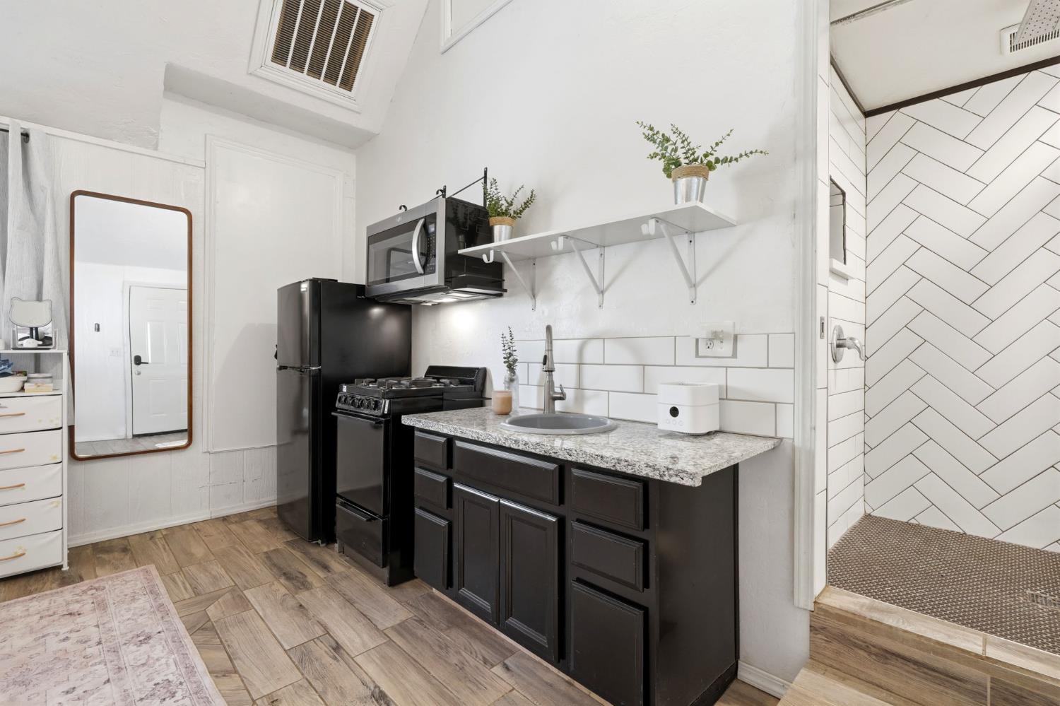 2142 N Wilson Avenue, Fresno, CA, 93704