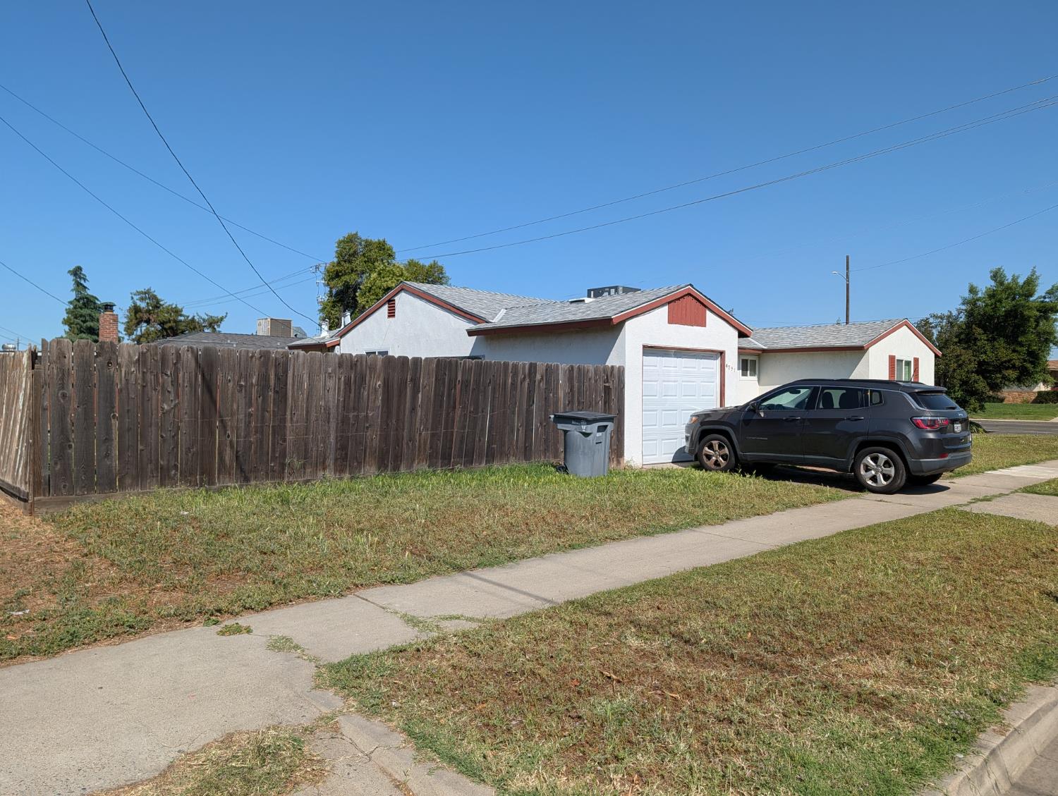 Single Family in Fresno - photo 3
