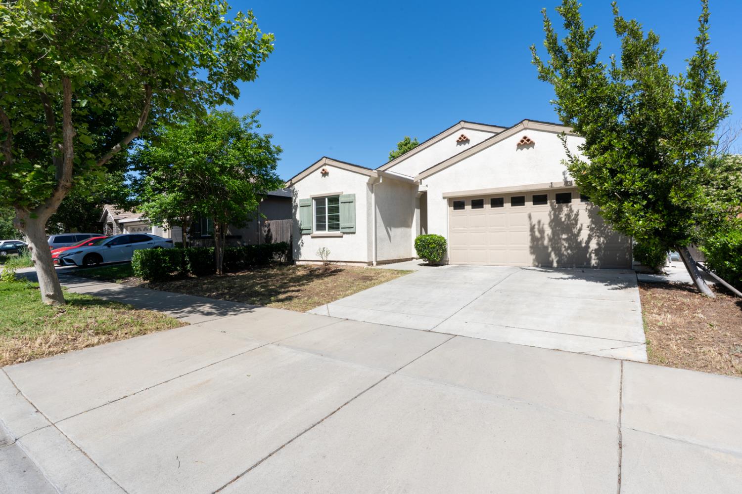 Single Family in Merced - photo 2