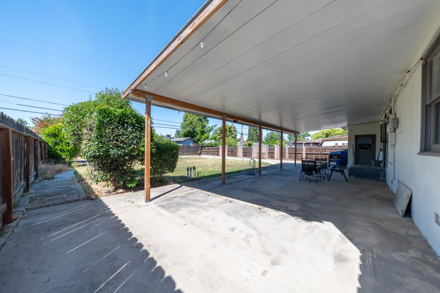 1004 W Pontiac Way, Fresno, CA, 93705