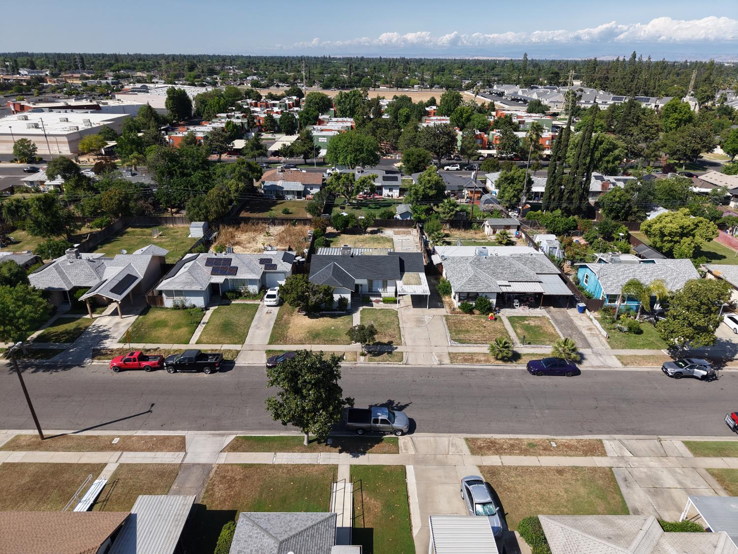 1004 W Pontiac Way, Fresno, CA, 93705