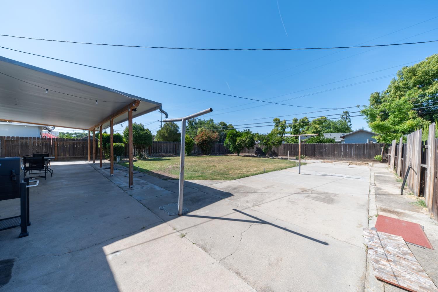 1004 W Pontiac Way, Fresno, CA, 93705