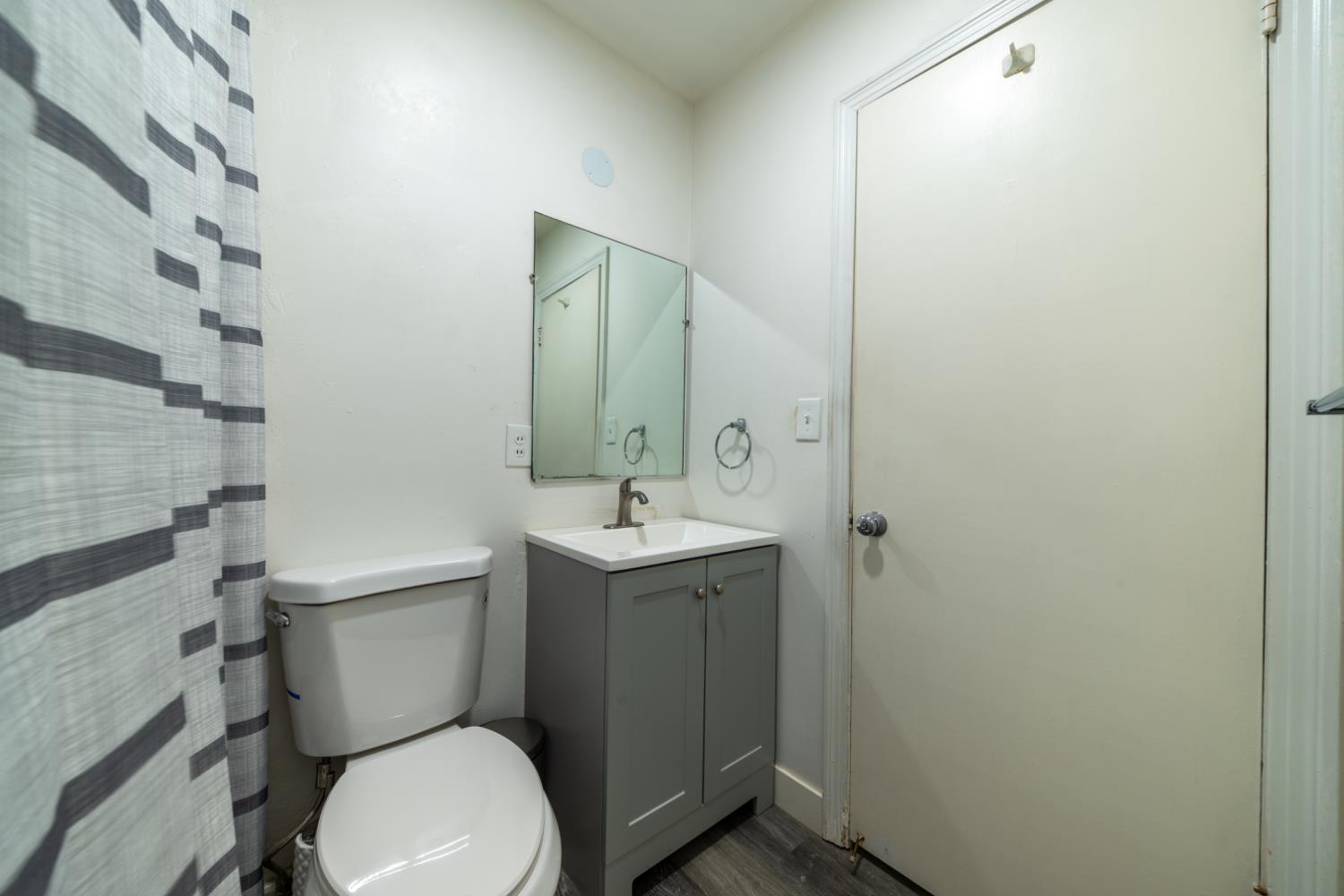 1004 W Pontiac Way, Fresno, CA, 93705