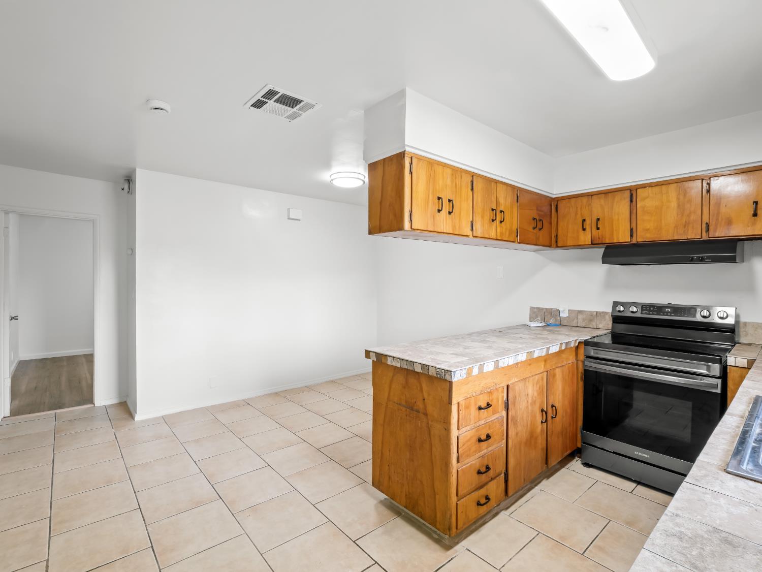 4743 E Lane Avenue, Fresno, CA, 93702