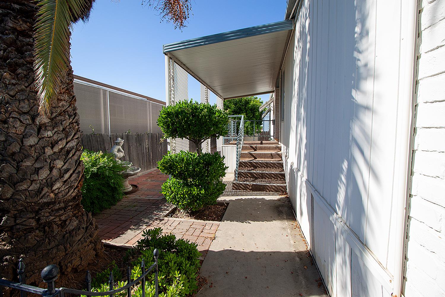 Mobile Home in Fresno - photo 3