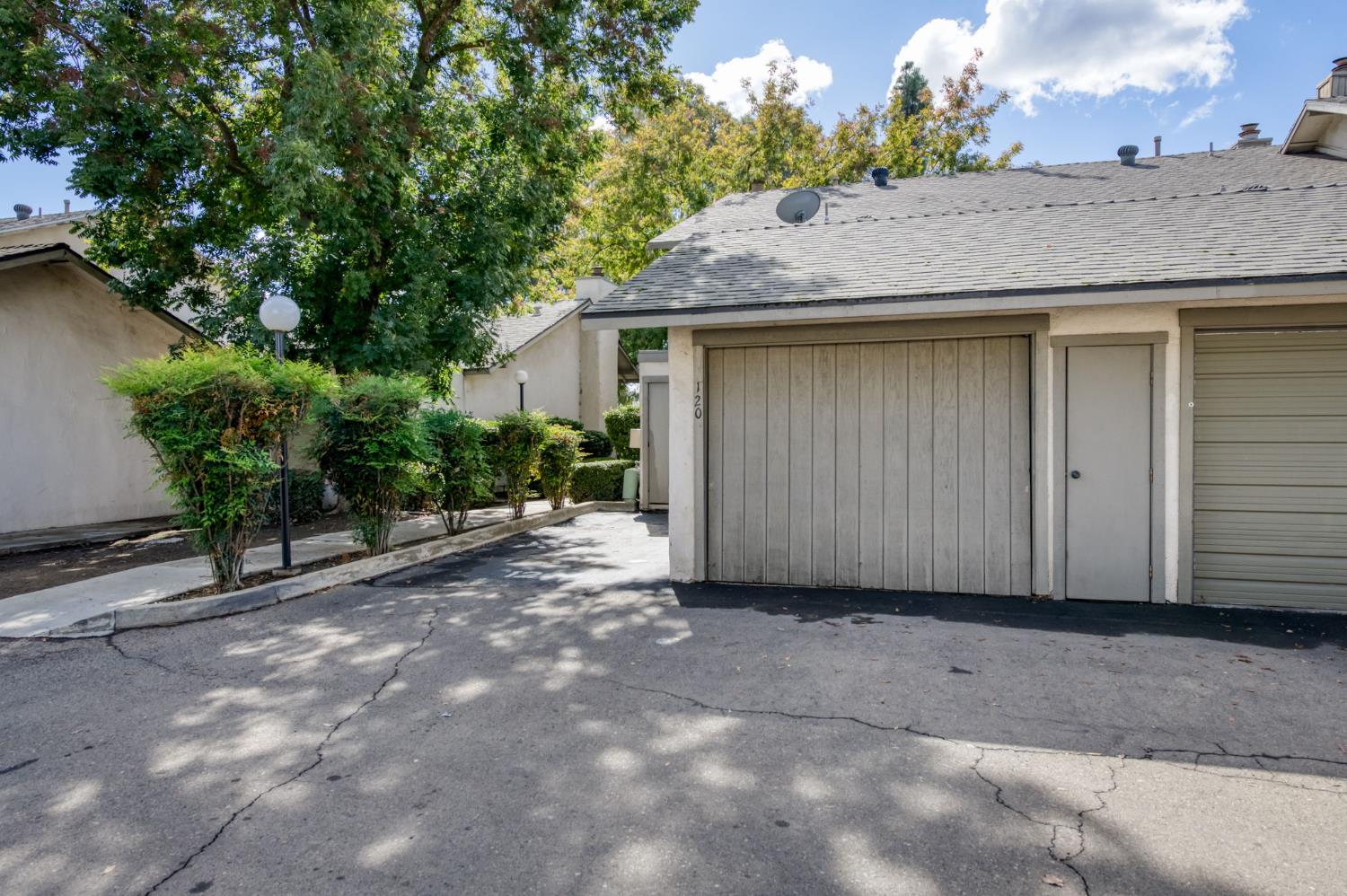 Condo in Fresno - photo 2