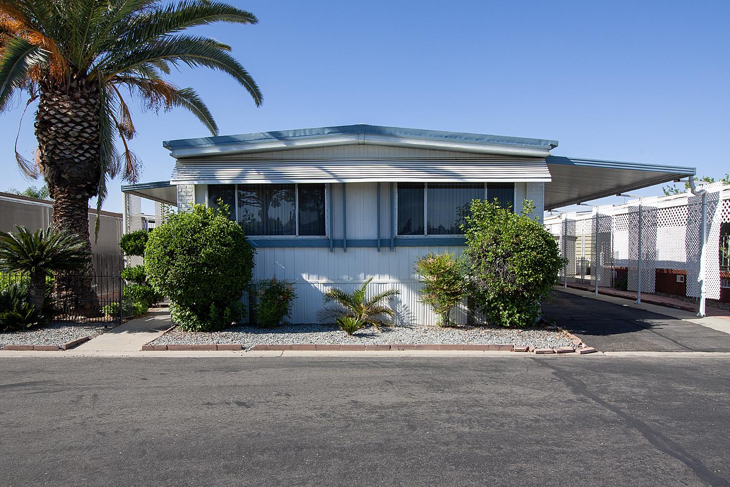 Mobile Home in Fresno - main photo