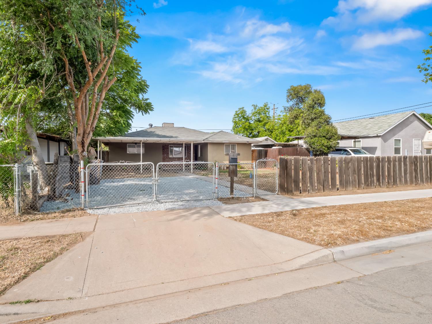 4743 E Lane Avenue, Fresno, CA, 93702