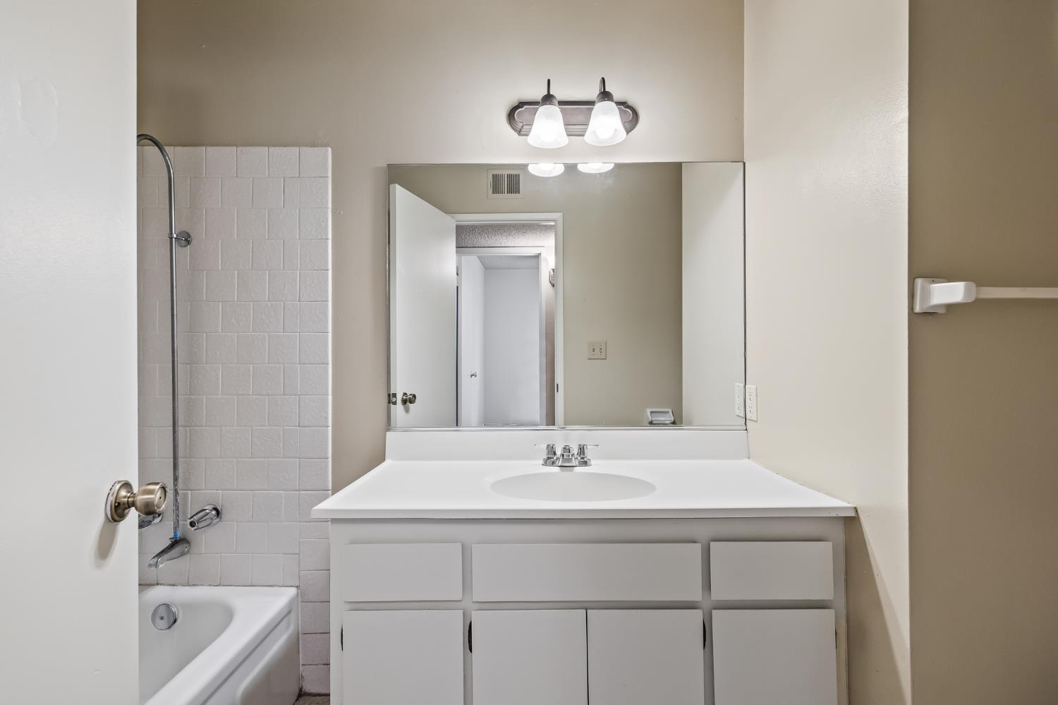 3443 W Oswego Avenue, Fresno, CA, 93711